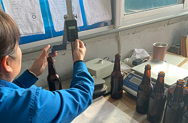 ნაყარი მინის ბოთლი qc